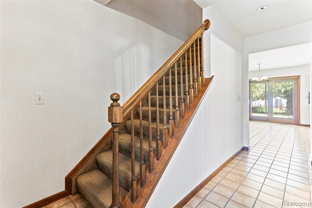 22333 Crestwood Street, Trenton, MI 48183 — Photo 6