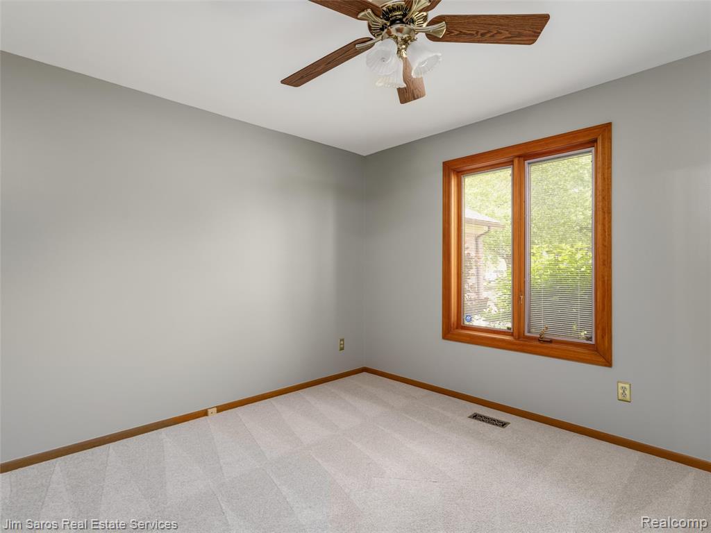 40252 Aynesley Street, Clinton Twp, MI 48038 — Photo 15