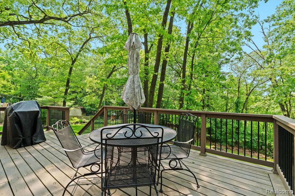3783 Glen Hills Drive, Hartland, MI 48353 — Photo 23