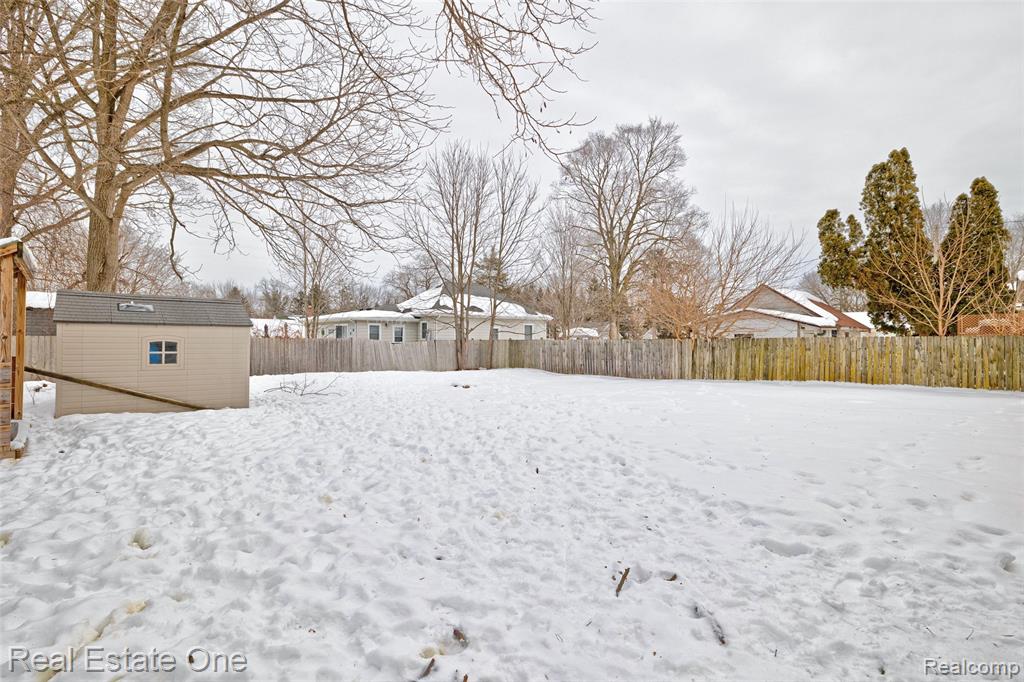 10147 Erie Street, Goodrich Vlg, MI — Photo 35