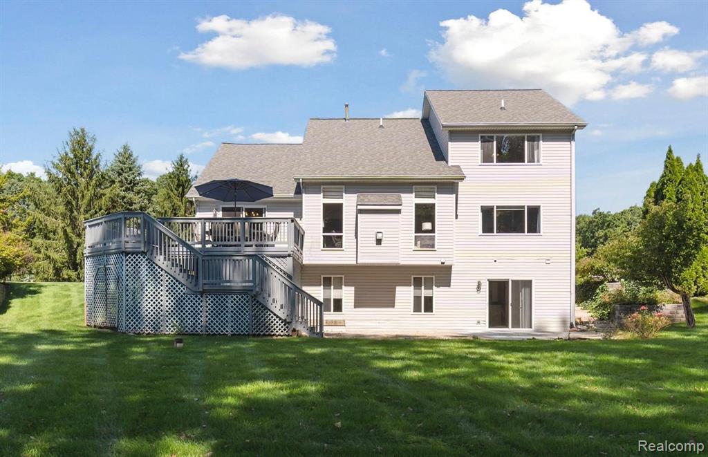 21111 GREENBRIAR Lane, South Lyon, MI 48178 — Photo 2