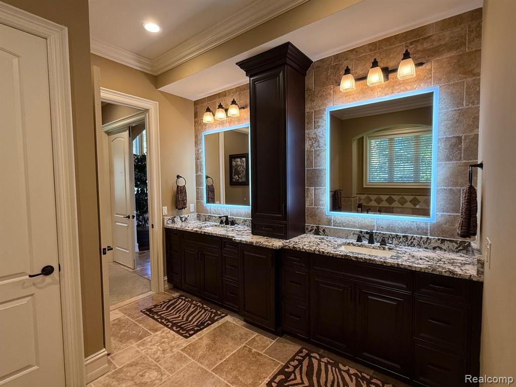 8146 Cotswold Lane, Clawson, MI 48348 — Photo 26