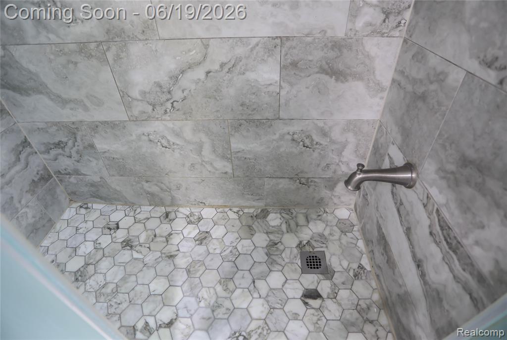 4788 Bloomfield Drive, Sterling Heights, MI 48310 — Photo 34