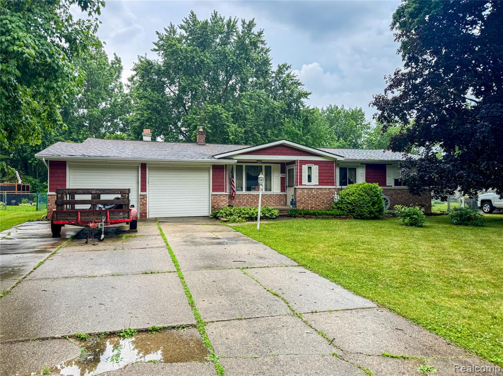 7196 Mount Juliet Drive, Davison, MI 48423 — front exterior