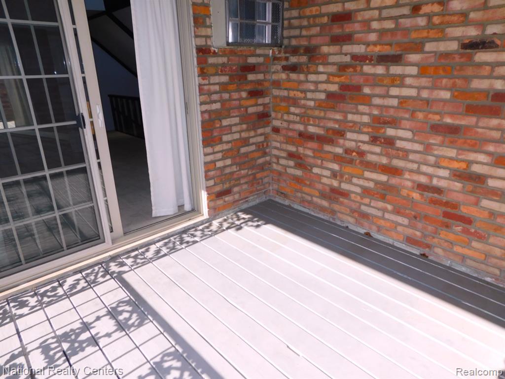 2334 W 14 MILE Road, 11, Royal Oak, MI 48073 — Photo 15