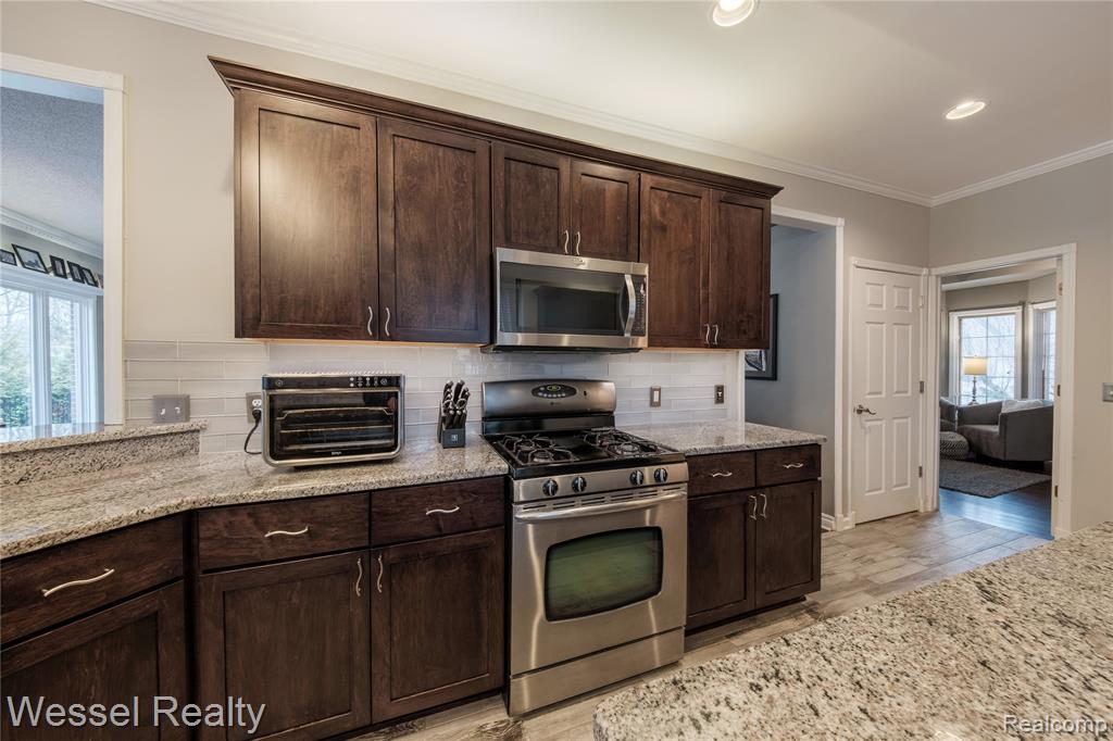 49112 White Mill Drive, Utica, MI 48317 — Photo 13