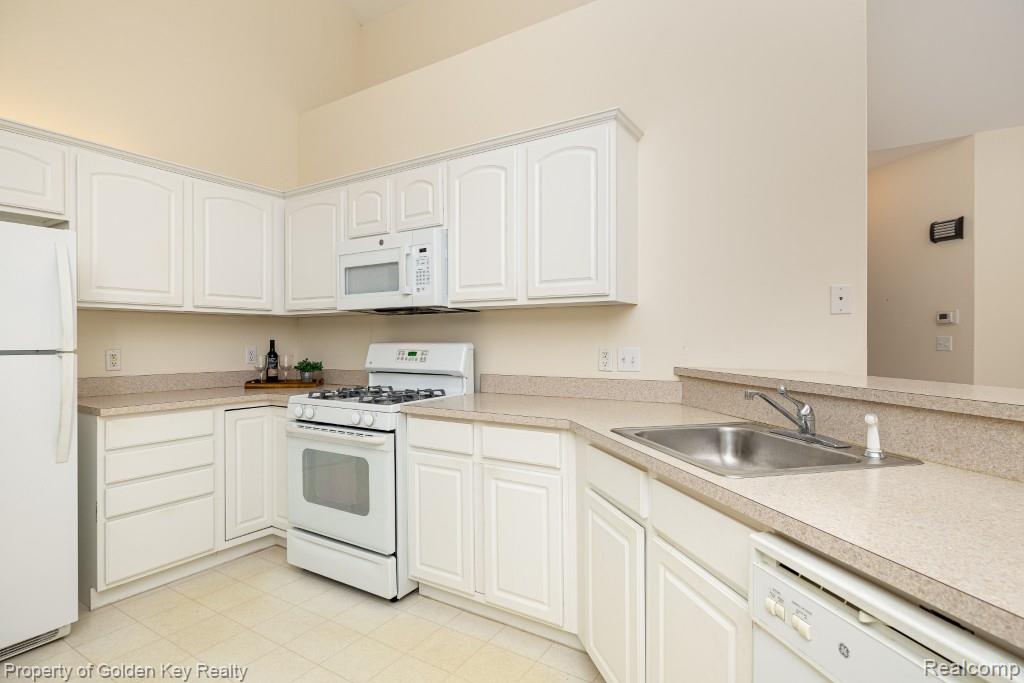 1160 Abbey Court, Westland, MI — Photo 12