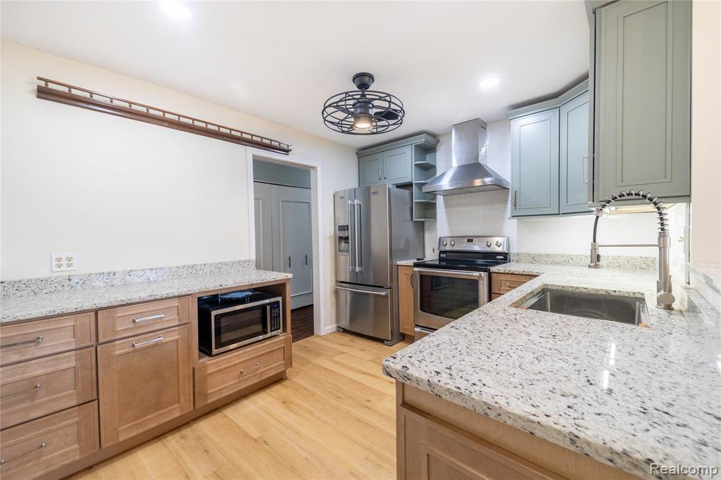 8337 Colony Drive, 2, Grosse Ile, MI 48138 — Photo 12
