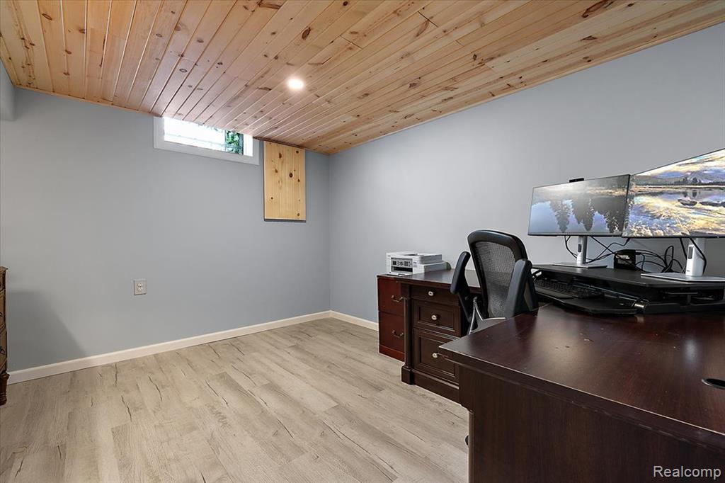 42764 Bloomingdale Drive, Sterling Heights, MI 48314 — Photo 38