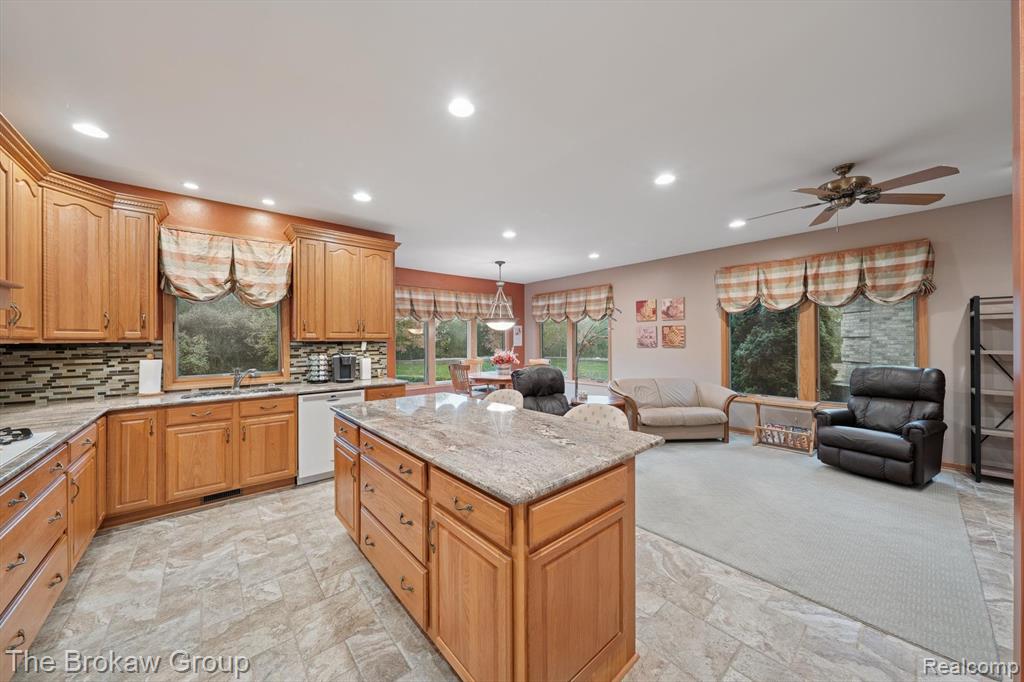 9398 Highland Court, Davison, MI 48423 — Photo 11