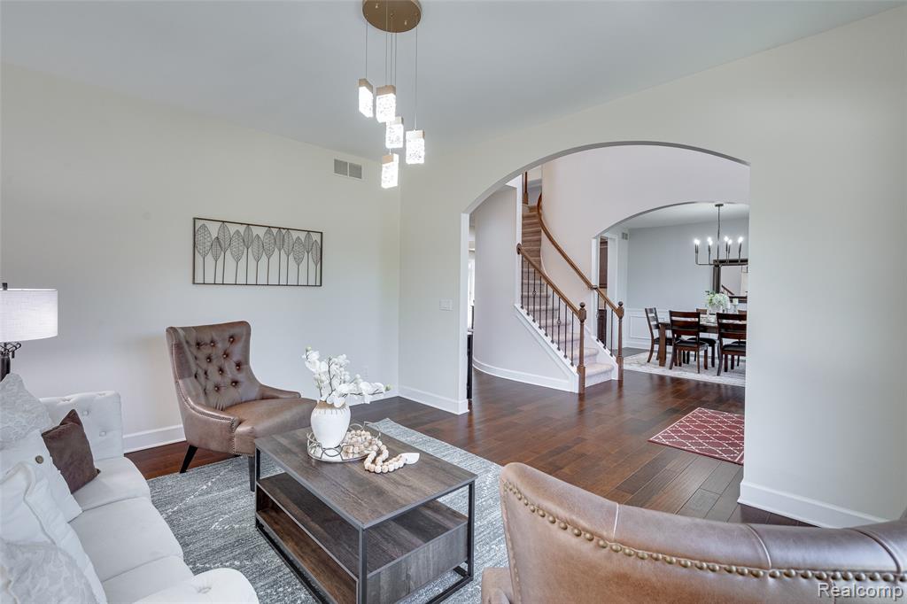 47576 VALENCIA Circle, Novi, MI — Photo 16