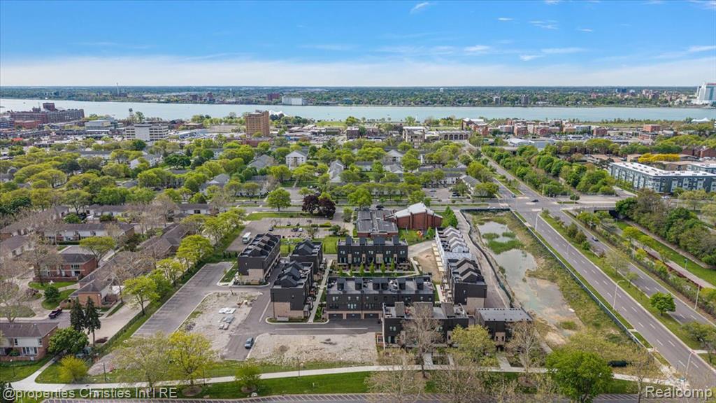 1083 Hampton Circle, Detroit, MI 48207 — Photo 17
