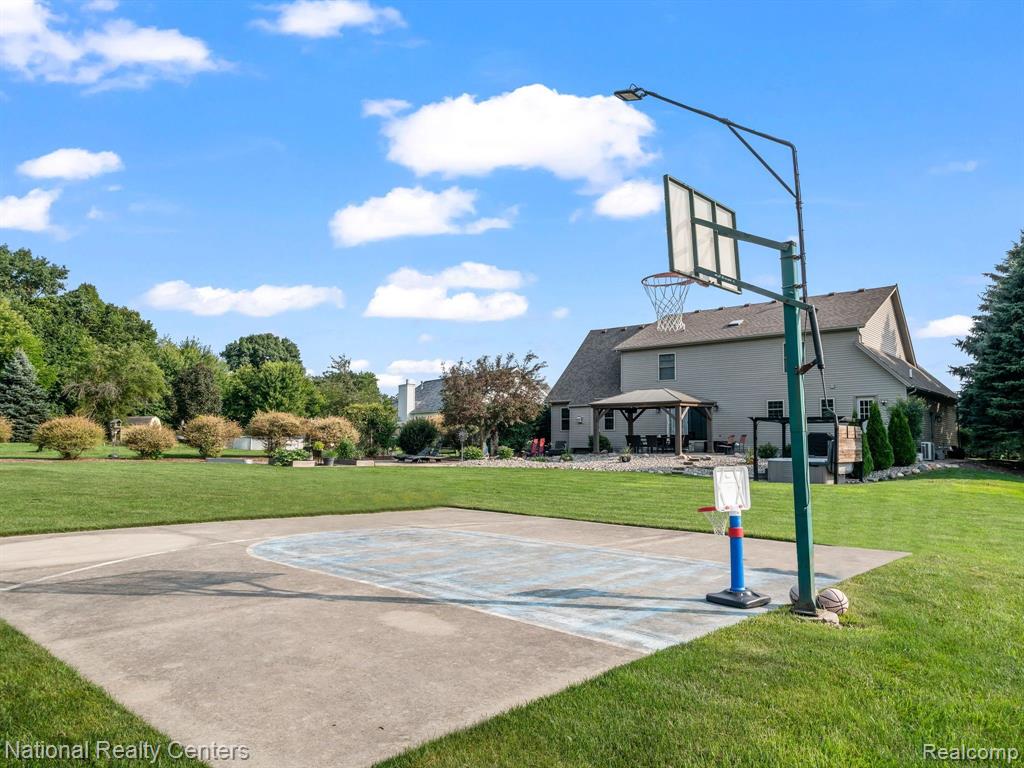 391 MCINTOSH, Almont, MI 48003 — Photo 8
