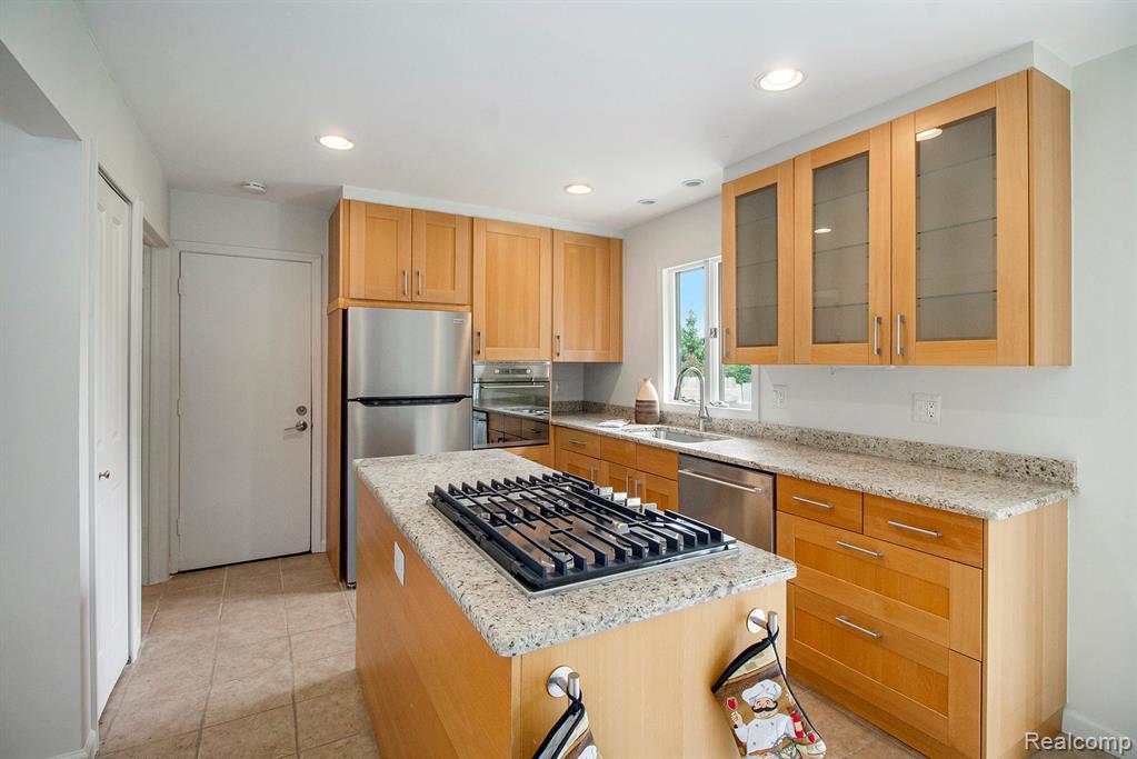 7831 Caberfae Trail, Clarkston, MI 48348 — Photo 9