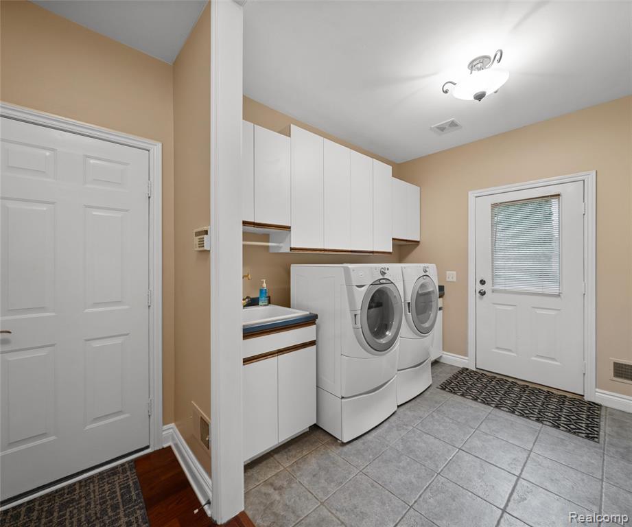 17747 PARKSHORE Drive, Northville, MI 48168 — Photo 36