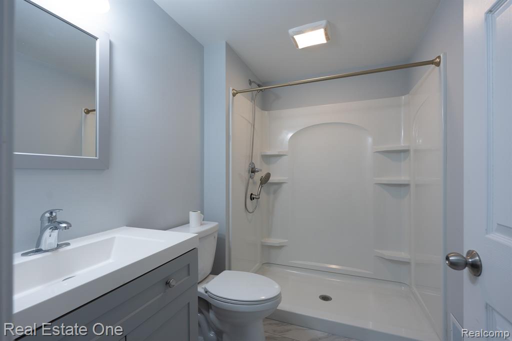 735 Columbiaville Road, Columbiaville, MI 48421 — Photo 12
