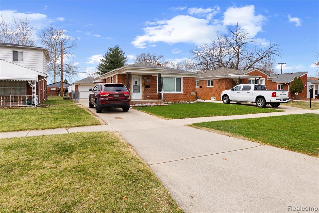4692 McKinley Street, Dearborn Heights, MI 48125 — Photo 2