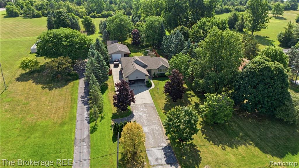 6057 Center Road, Grand Blanc, MI 48439 — Photo 13