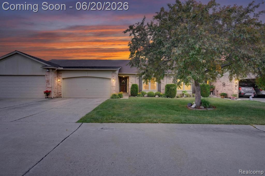 15905 New Bedford Drive, 334, Clinton Twp, MI 48038