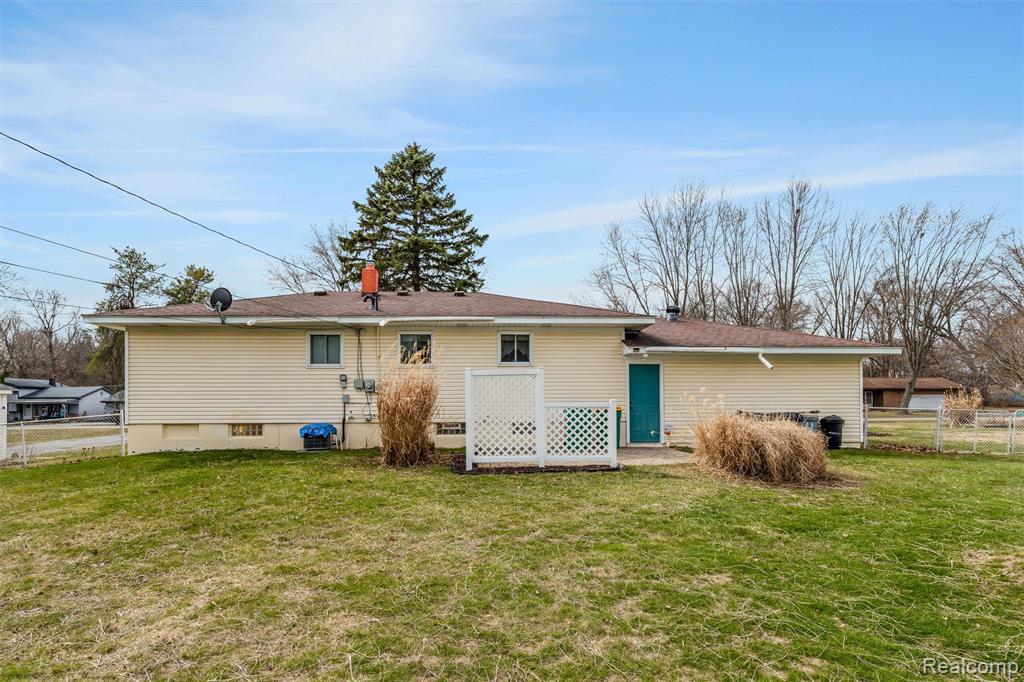 5214 Heath Avenue, Clarkston, MI — Photo 20