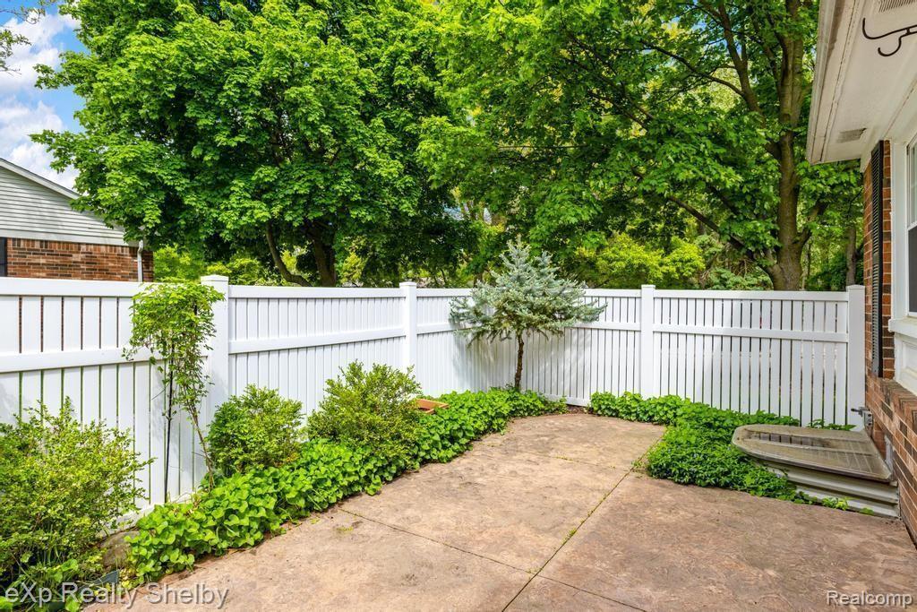 42151 OLD POND Circle, Plymouth, MI 48170 — Photo 5