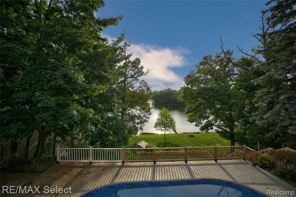 16172 Crest Drive, Linden, MI 48451 — Photo 10
