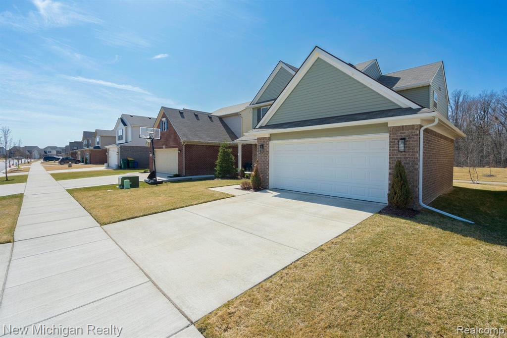 6620 CHANDLER Drive, Belleville, MI 48111 — Photo 3
