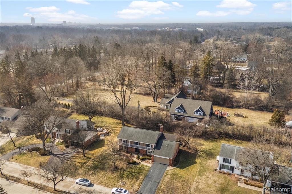 31065 Old Stage Road, Beverly Hills, MI 48025 — Photo 43