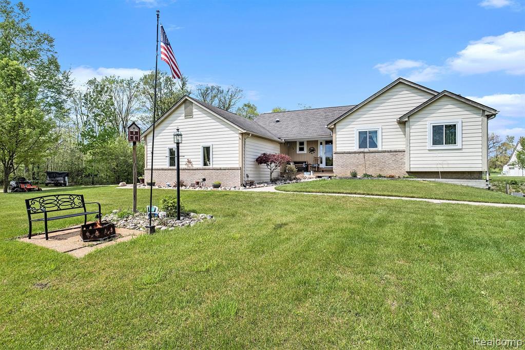 5100 GROVELAND Road, Ortonville, MI 48462 — Photo 2