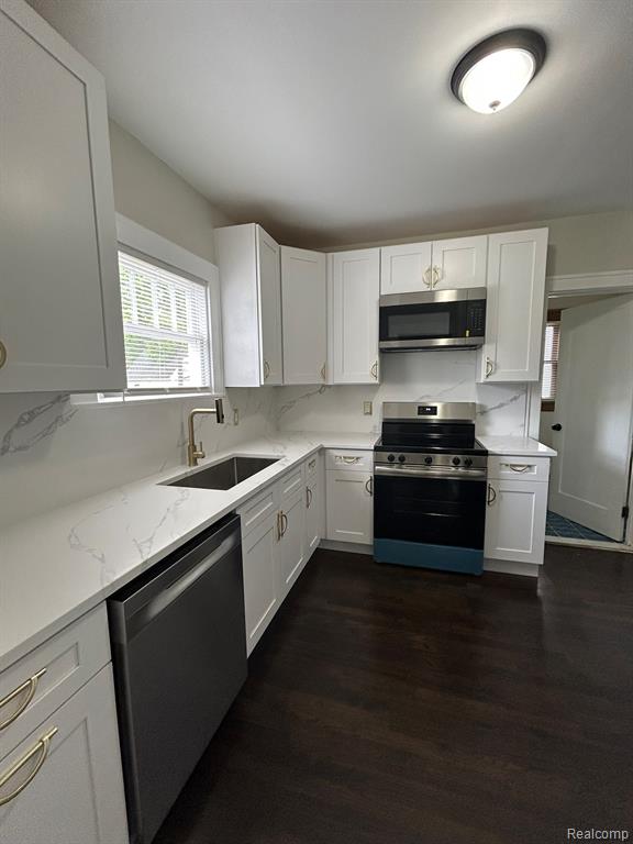 425 W Iroquois Road, Pontiac, MI 48341 — Photo 15