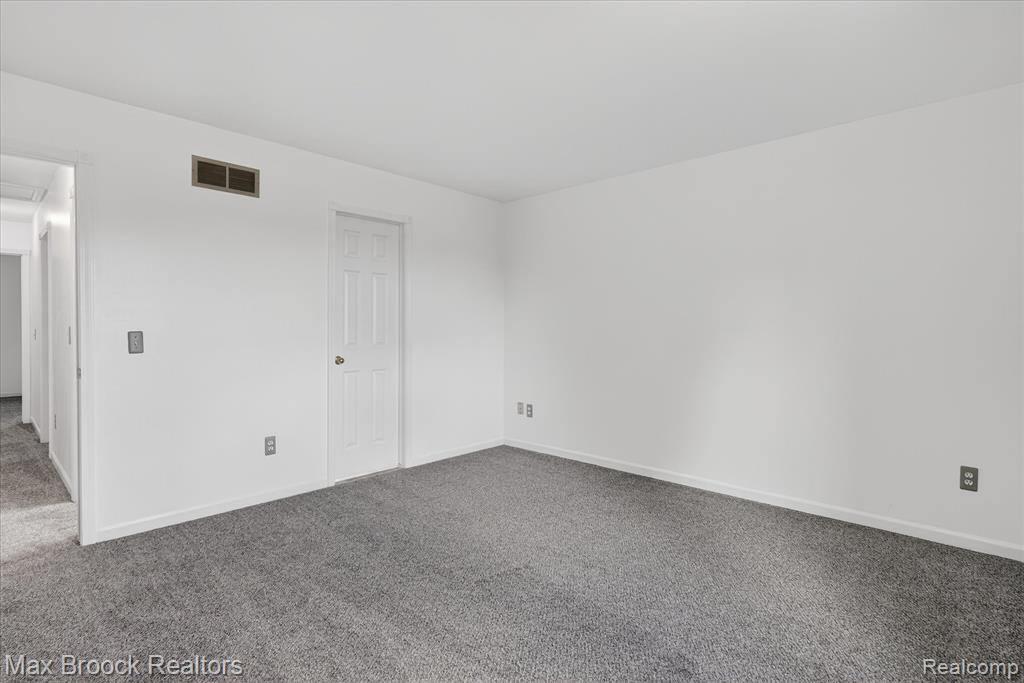 5001 Sylvanview Drive, Clarkston, MI 48348 — Photo 19
