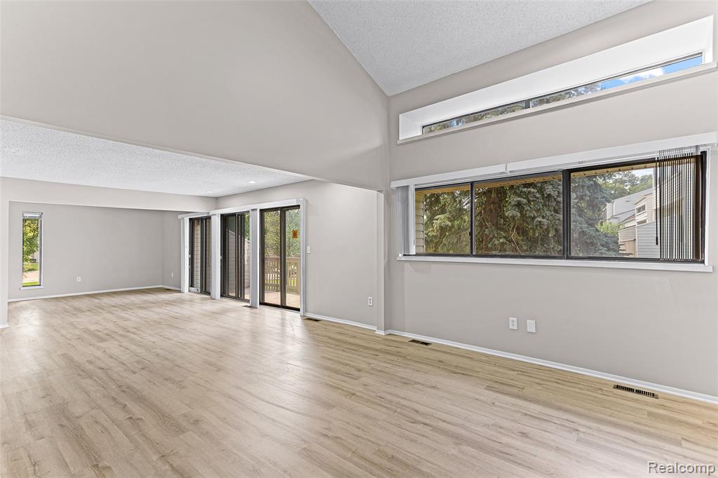 5317 Fairway Lane, West Bloomfield, MI 48323 — Photo 8