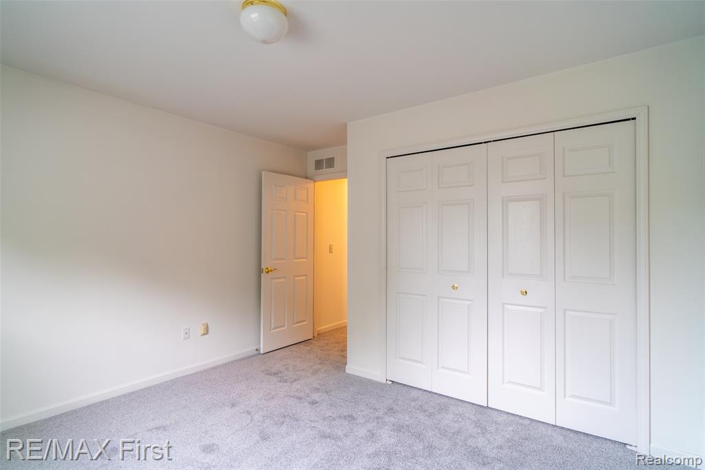 4798 WALNUT CREEK Drive, West Bloomfield, MI — Photo 41