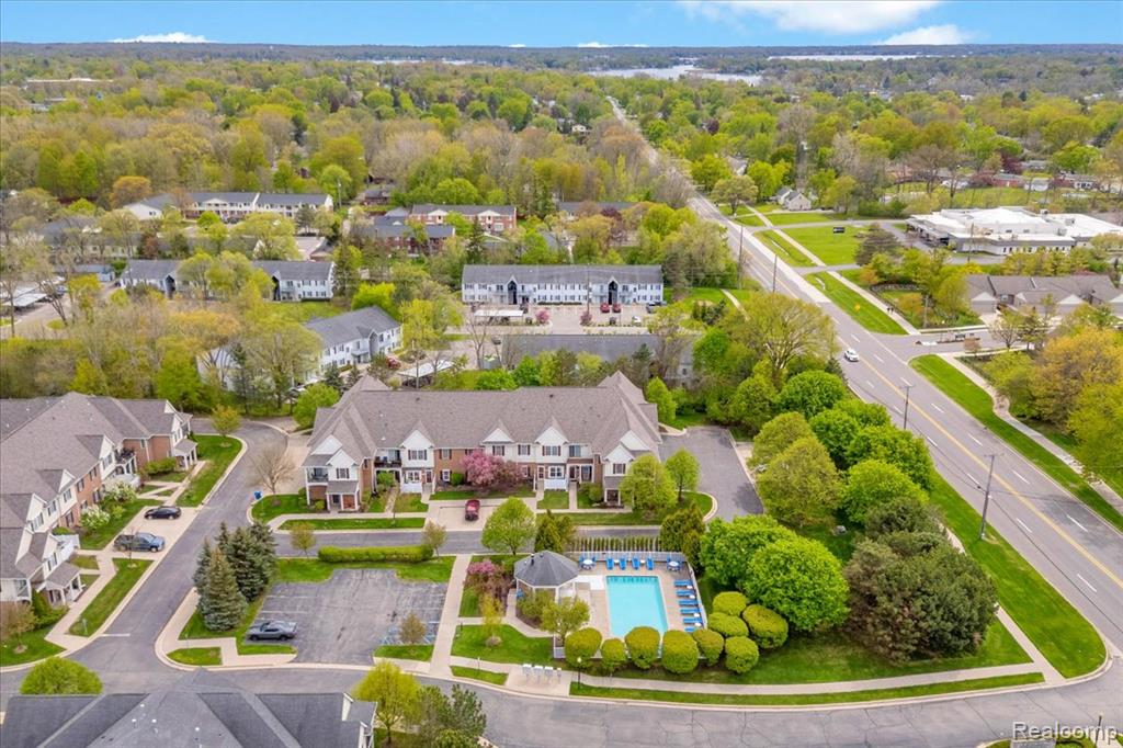 610 Belmonte Drive, Waterford, MI 48328 — Photo 24