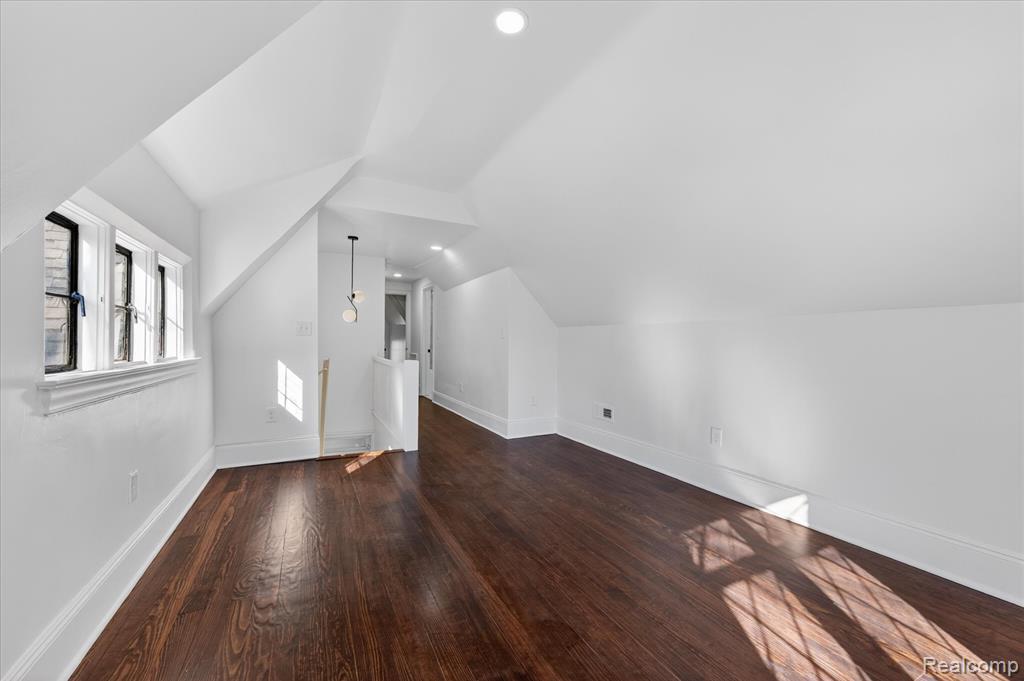 3261 Sherbourne Road, Detroit, MI 48221 — Photo 35