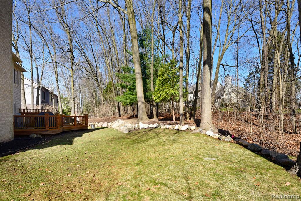 8284 BROOKSTONE Lane, Clarkston, MI 48348 — Photo 40