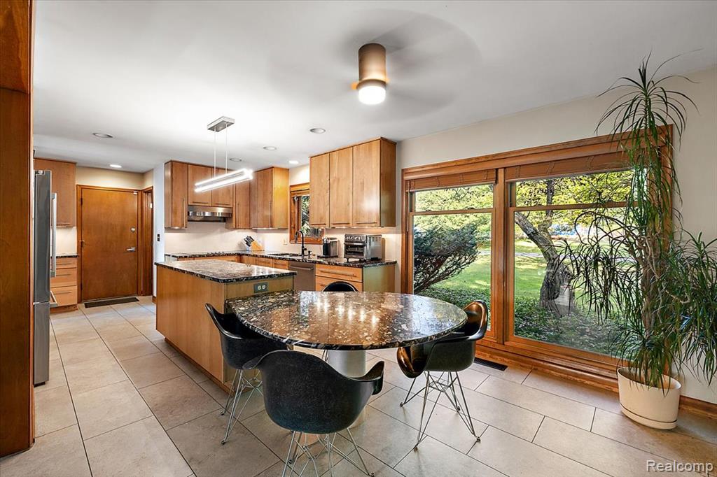 7315 Lindenmere Drive, Bloomfield Hills, MI 48301 — Photo 10