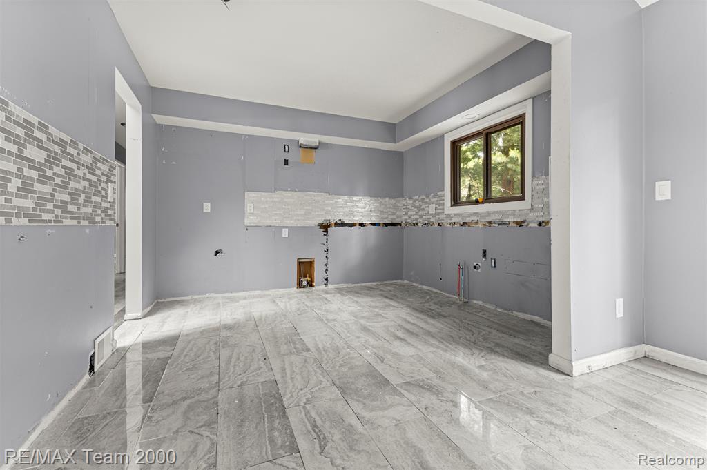5445 Pine View Drive, Ypsilanti, MI 48197 — Photo 10