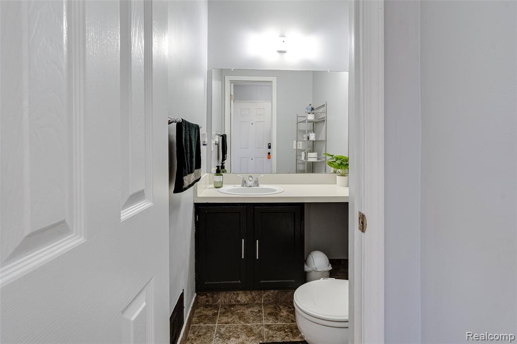 7783 Princeton Court, 56, Westland, MI — Photo 11