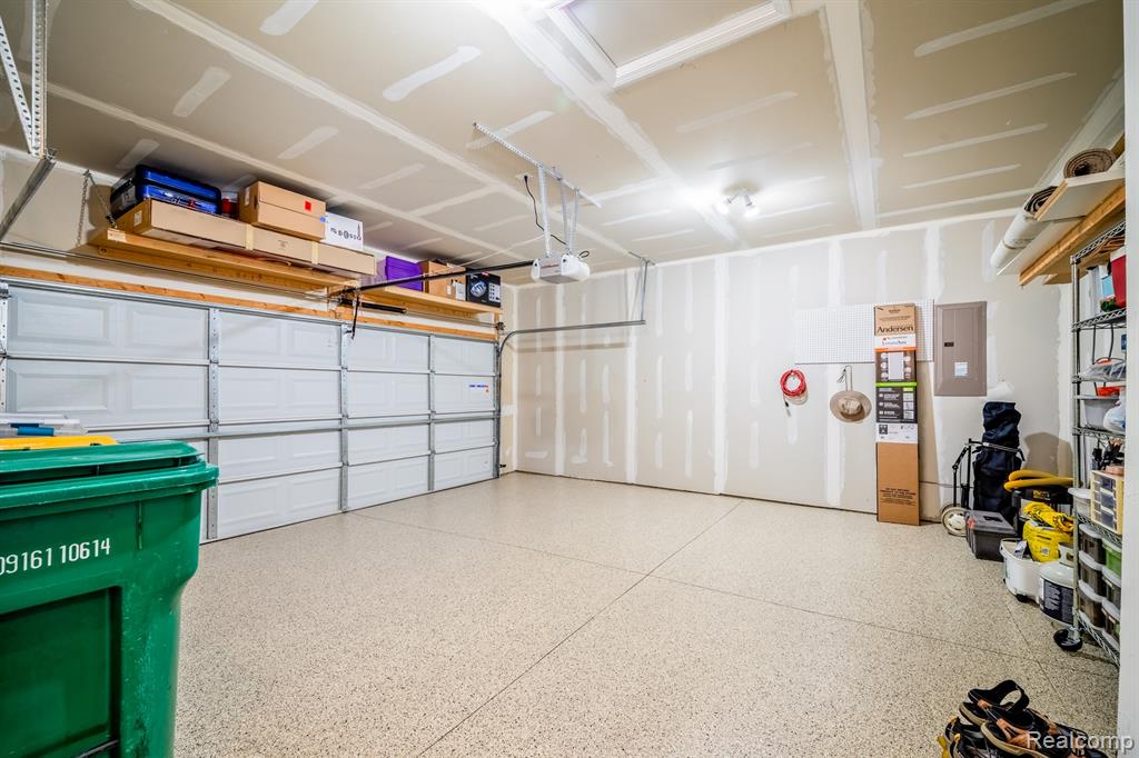 24279 Walloon Way, Flat Rock, MI 48134 — Photo 37