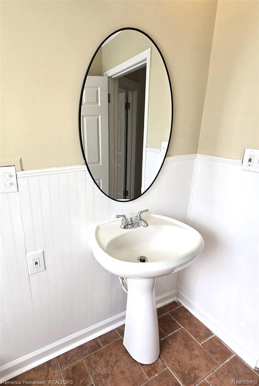 571 W Saratoga Street, Ferndale, MI 48220 — Photo 22