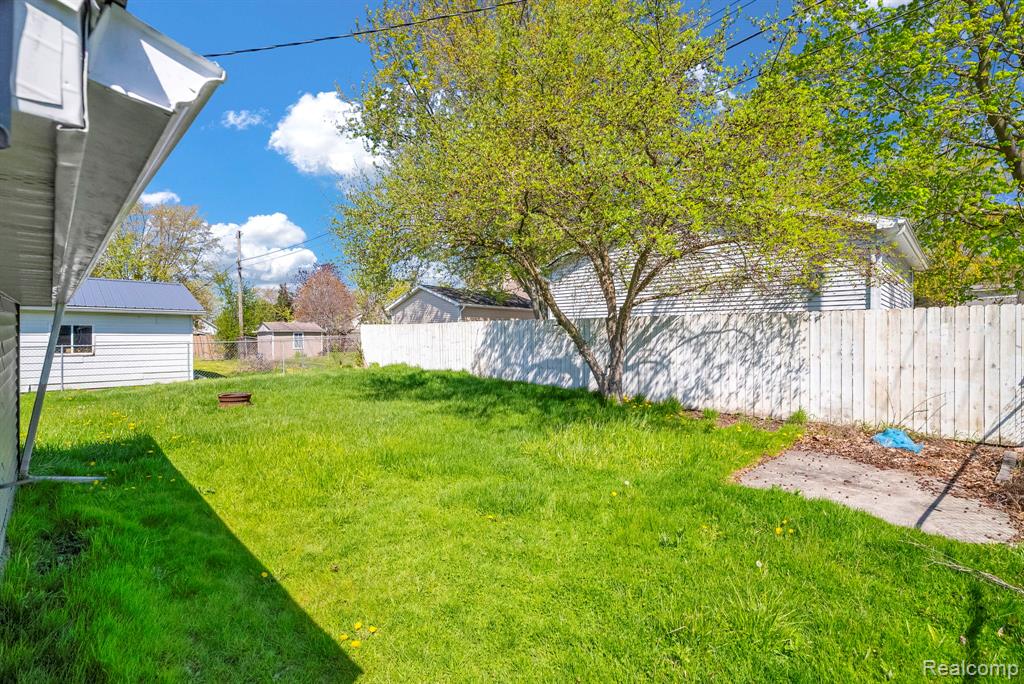 221 Guy Street, Yale, MI 48097 — Photo 23