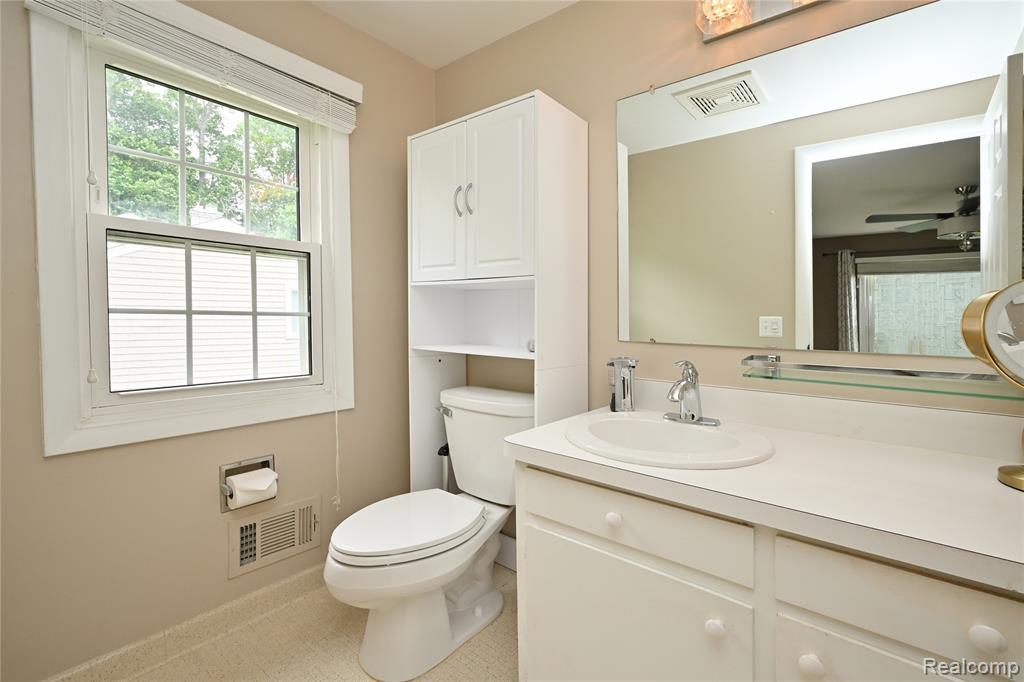 31310 Foxboro Way, Beverly Hills, MI 48025 — Photo 22