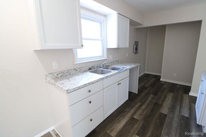 735 MAPLE Drive, Columbiaville, MI 48421 — Photo 6