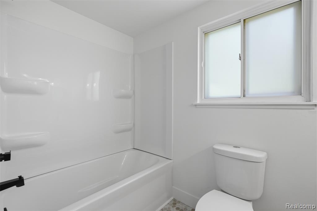 6187 E Maple Avenue, Grand Blanc, MI 48439 — Photo 20
