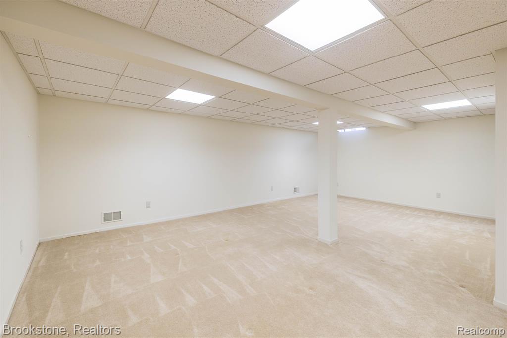 265 SHORE BROOK Lane, Walled Lake, MI 48390 — Photo 24