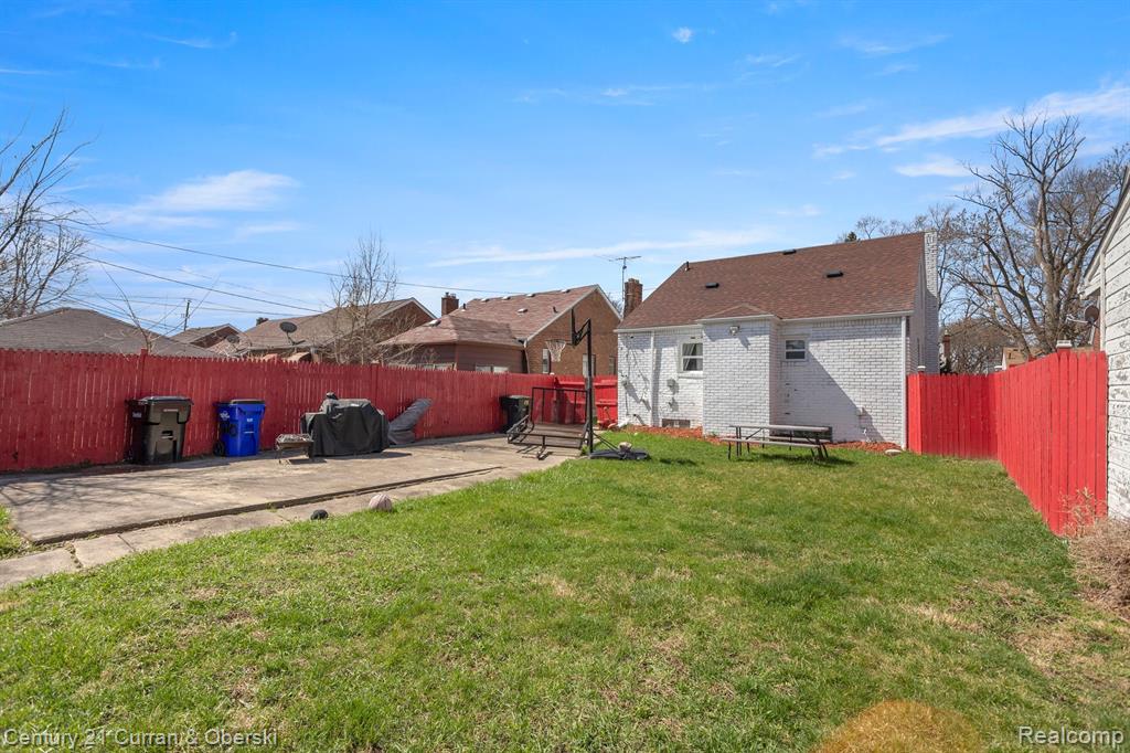 11670 MARLOWE Street, Detroit, MI 48227 — Photo 35