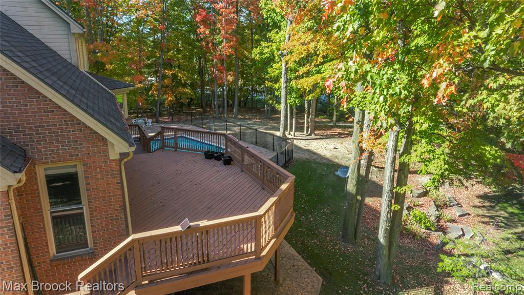 6986 Crosswell Drive, West Bloomfield, MI — Photo 56