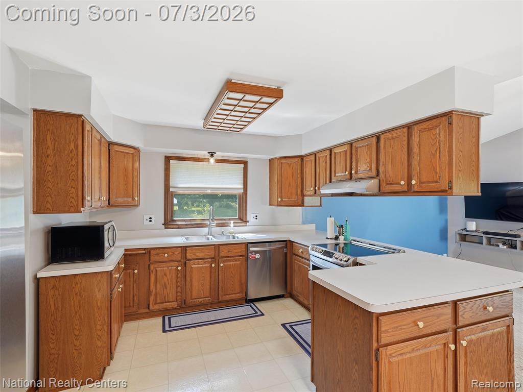 40368 Village Wood Road, Novi, MI — Photo 11