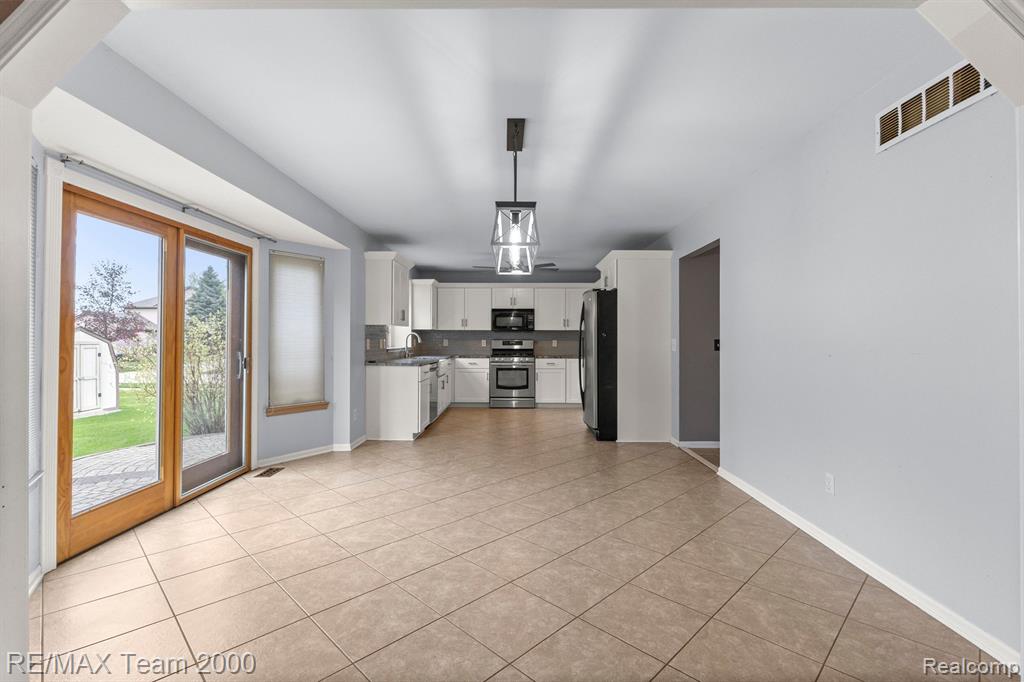 53095 WINDHAM Drive, Chesterfield, MI — Photo 14